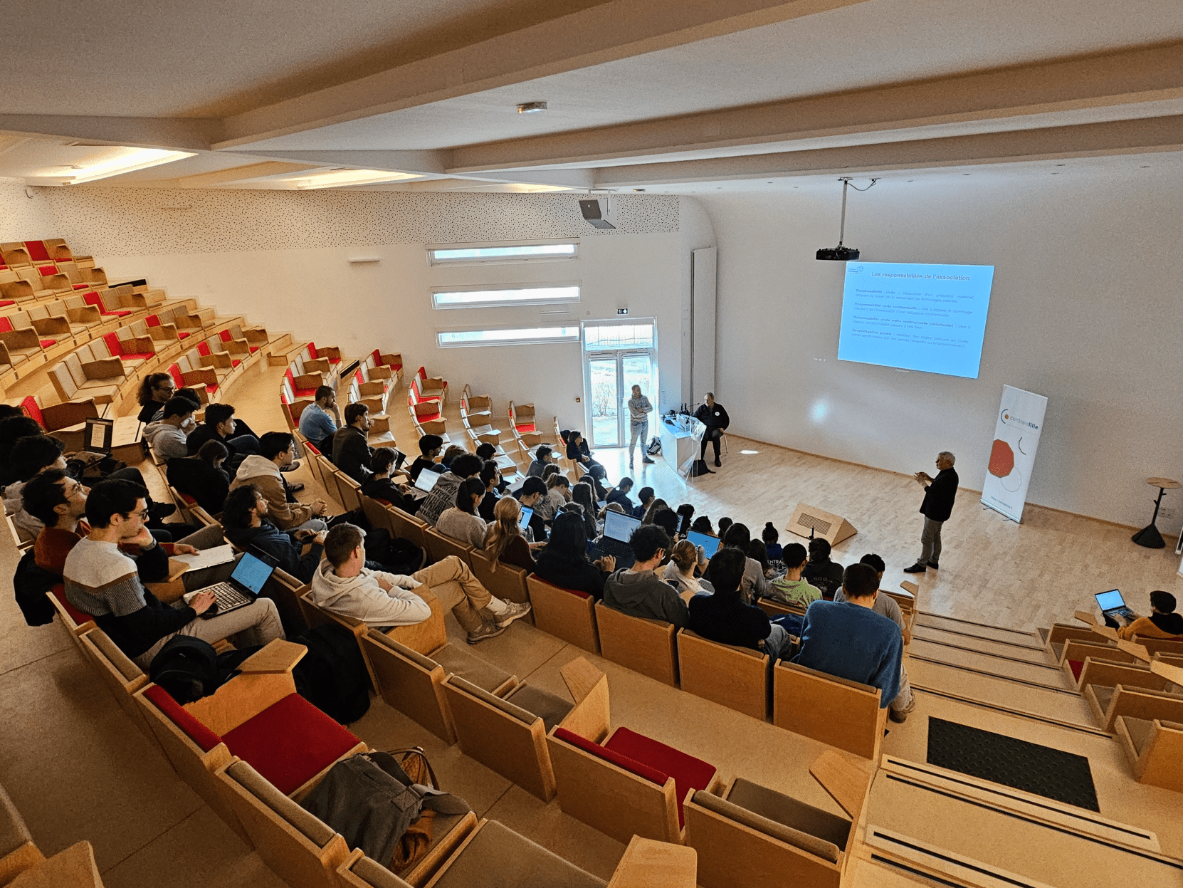 Formations pour les responsables de clubs, commissions et associations étudiants de Centrale Lille Institut