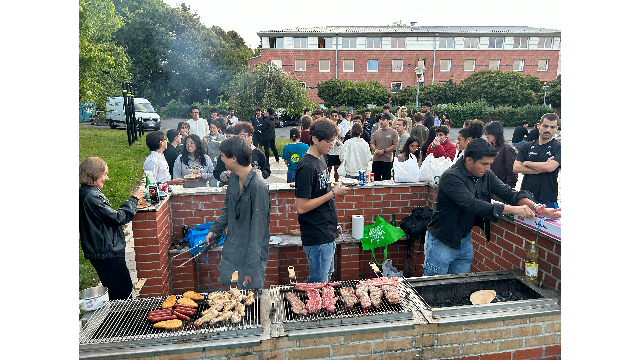 Barbecue d'accueil des étudiants internationaux organisé par le Club Time