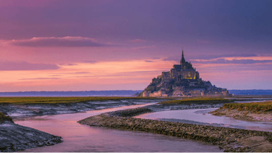 Traversée de la baie du Mont Saint Michel avec guide et commentaires, suivie d’un dîner au restaurant.